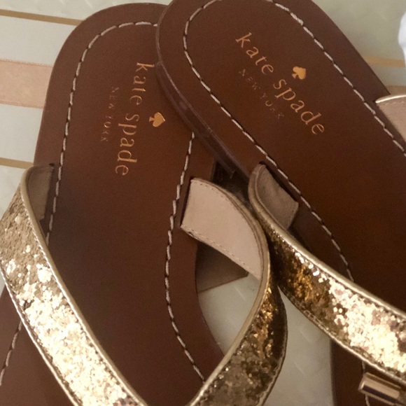 🎀NEW! Kate Spade CENA” Gold Glitter Thong Sandals - Picture 4 of 8
